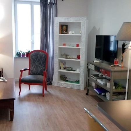 Les Chambres Hautes D'Anastasia Rodez Exteriör bild