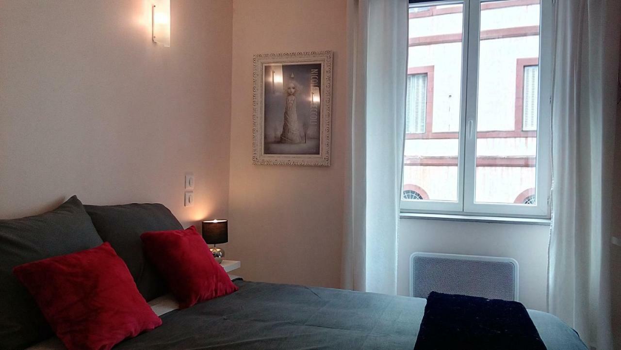 Les Chambres Hautes D'Anastasia Rodez Exteriör bild